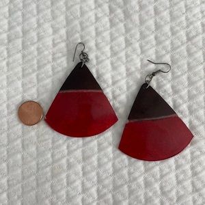 Lightweight statement earrings